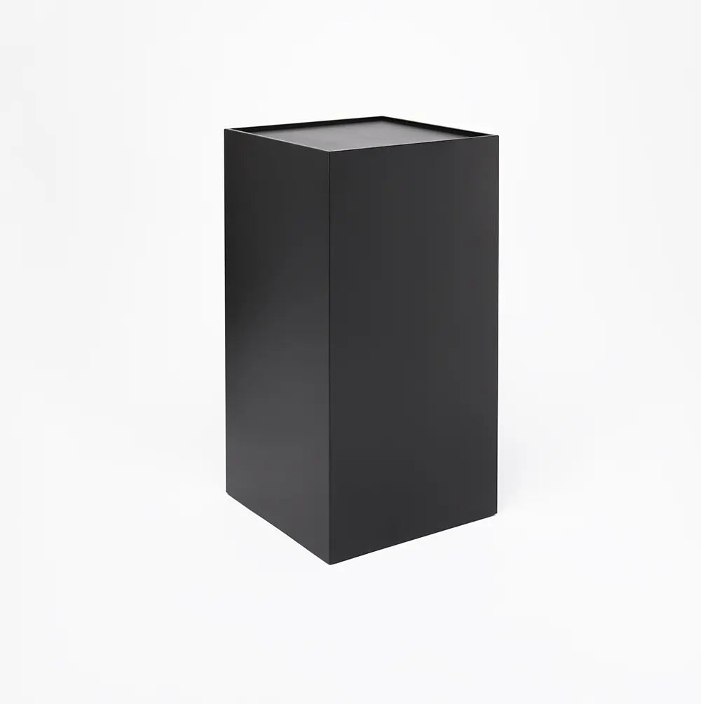ディスプレイボックス 黒皮風塗装仕上げ | 店舗什器の七彩 – NANASAI ディスプレイボックス 黒皮風塗装仕上げ | 店舗什器の七彩 – NANASAI