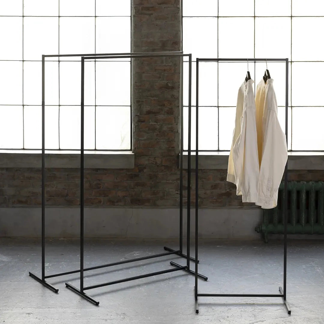 黒皮風塗装のシンプルなハンガーラック W120cm / W90cm / W60cm 黒皮風塗装のシンプルなハンガーラック W120cm / W90cm / W60cm