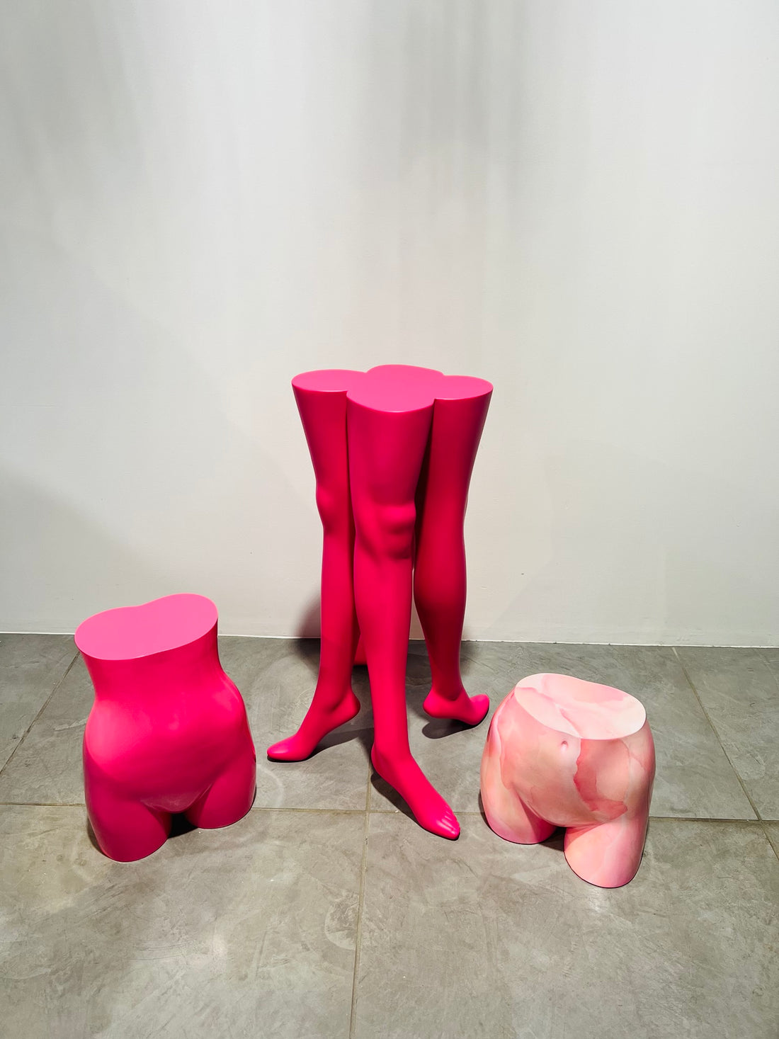 MANNEQUIN UPCYCLE 25 ART FURNITURE TABLE -MAD PINK ピンク　