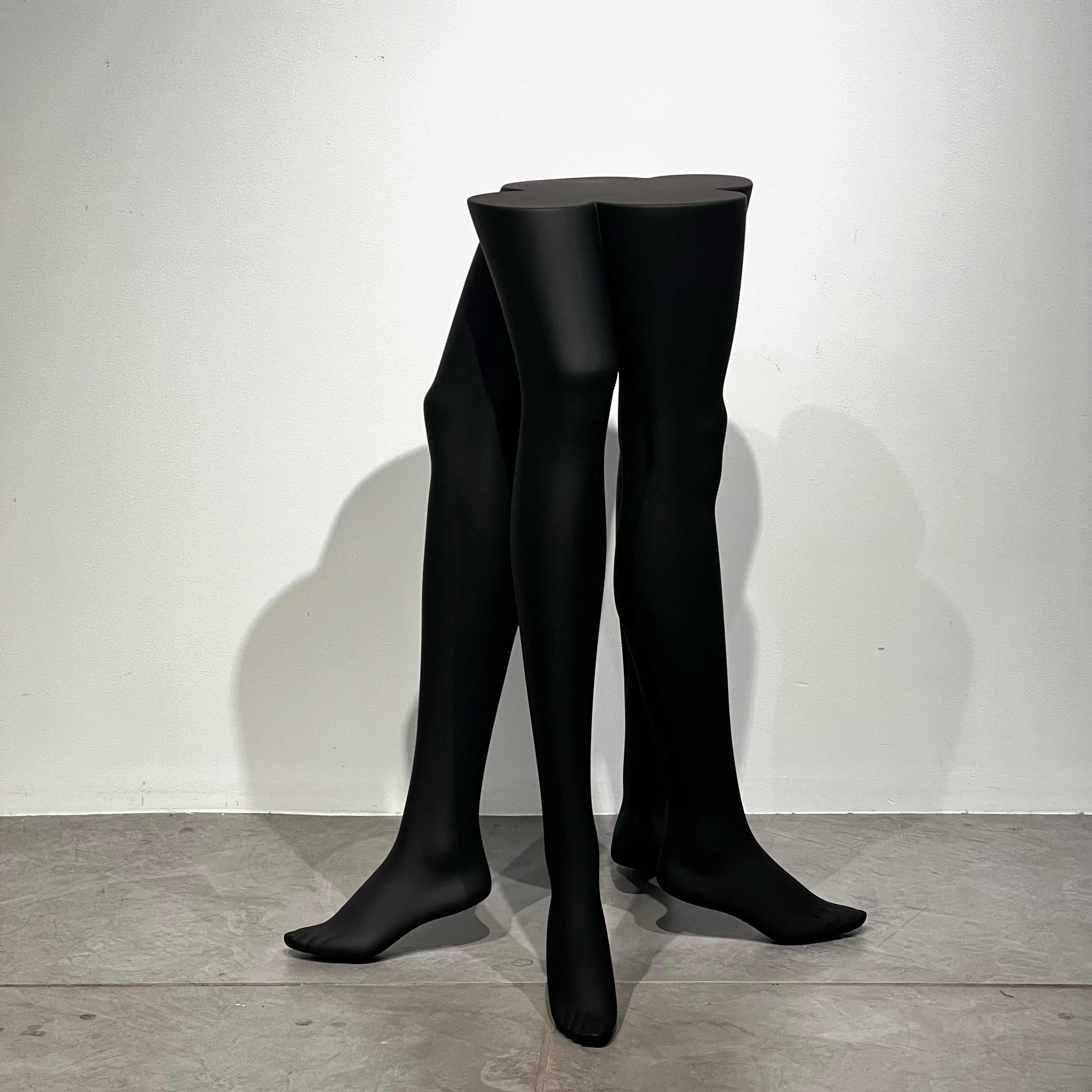 MANNEQUIN UPCYCLE 16 ART FURNITURE TABLE -MATTE BLACK – NANASAI