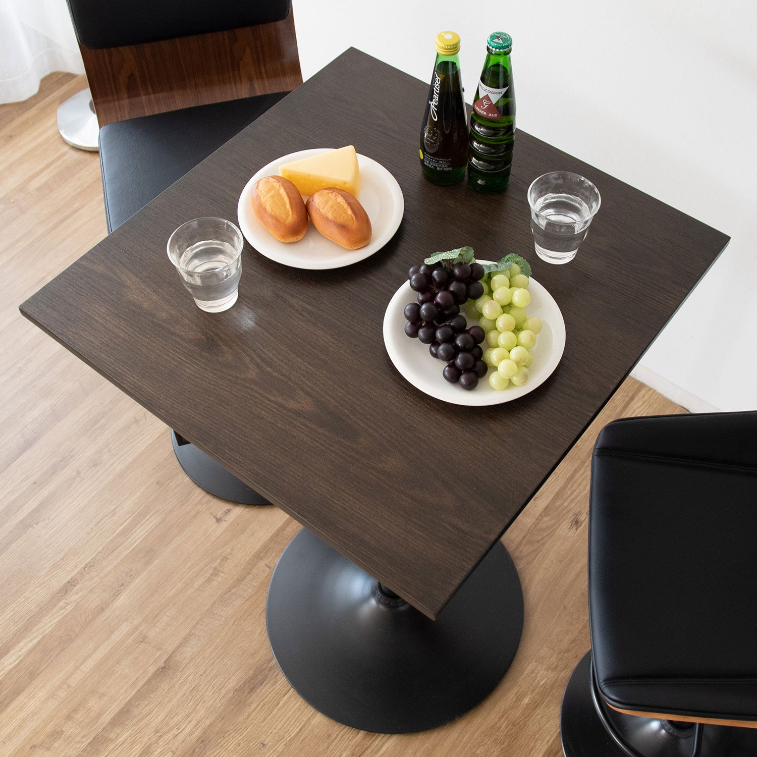 High table CARRE